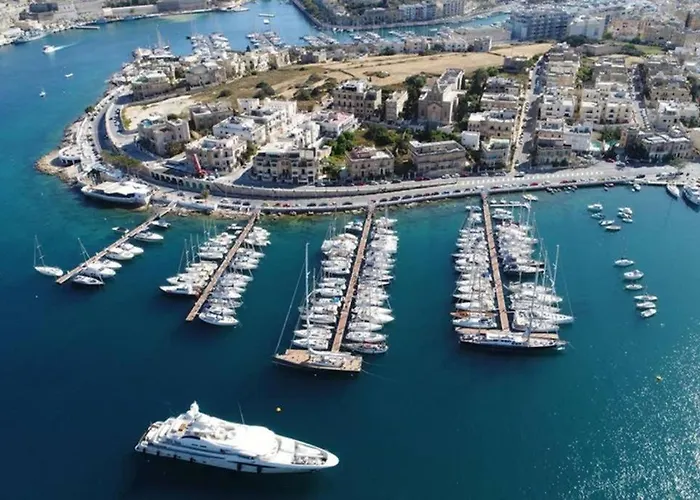 Modern 3br With Stunning Marina View In By 360 Estates * Pieta