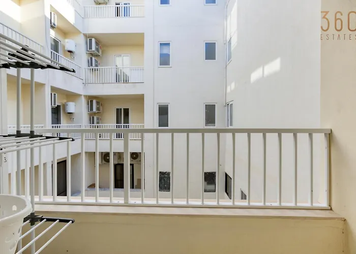 Modern 3br With Stunning Marina View In By 360 Estates Pieta